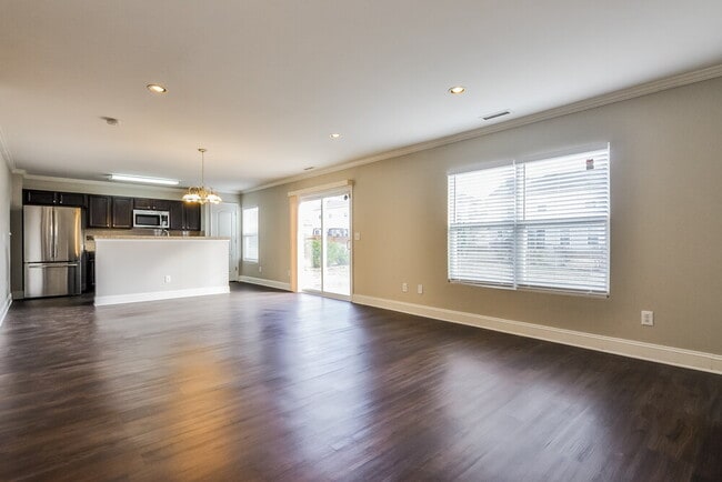 Photo - 535 Kerriann Ln