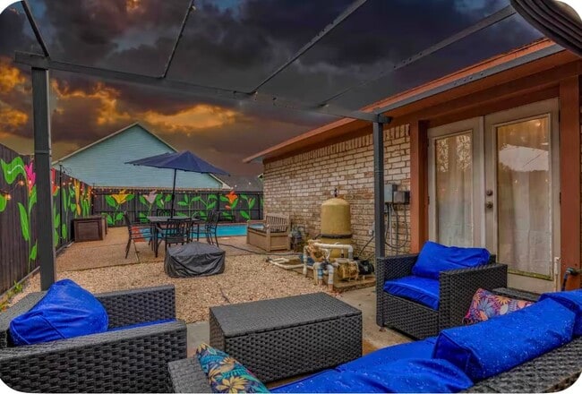 Photo - 1124 E Thirteenth St