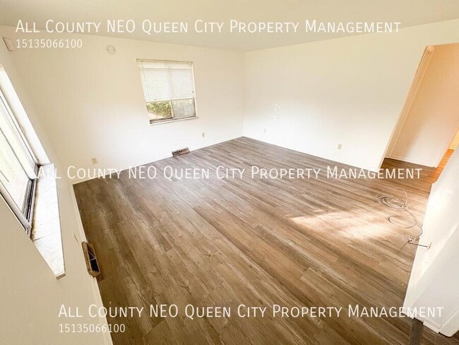 Photo - 7733 Harrington Ave