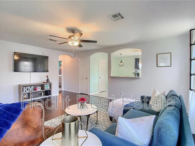 Photo - 114 Easy St