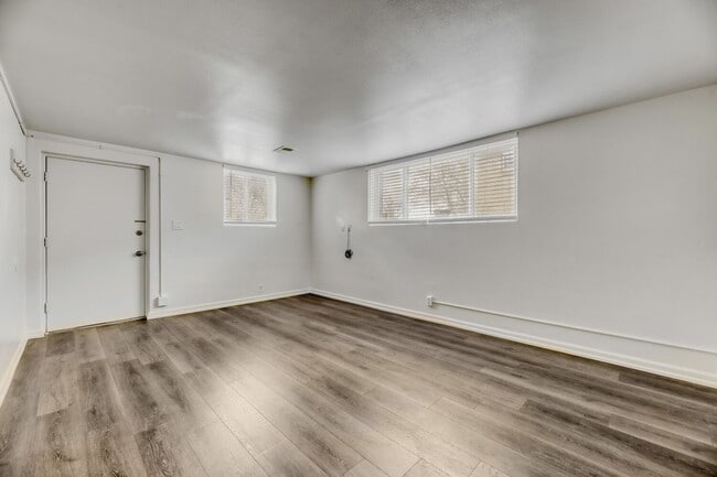 Photo - 1890 S Garfield St Unidad 1890