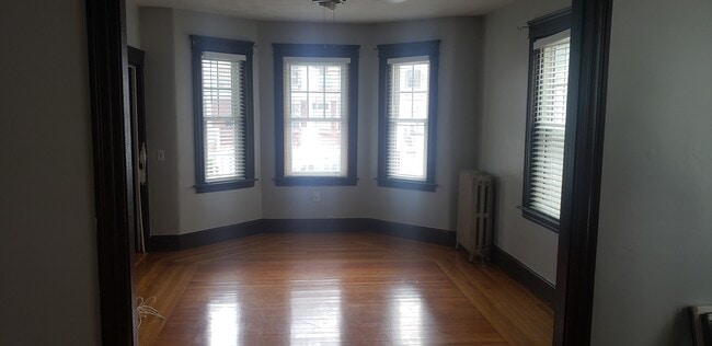 Living Room - 74 Pembroke Ave Unit 74 Pembroke Ave, FL#1