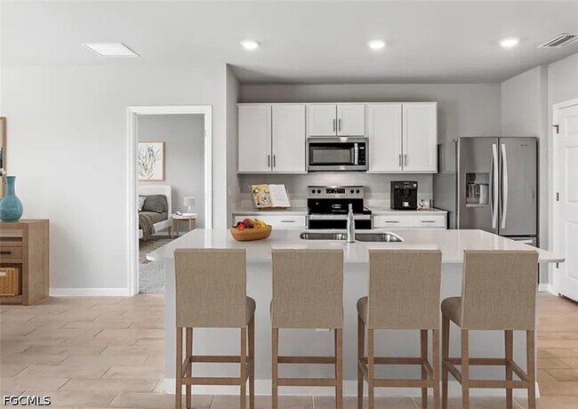 Photo - 1212 Chiquita Blvd N