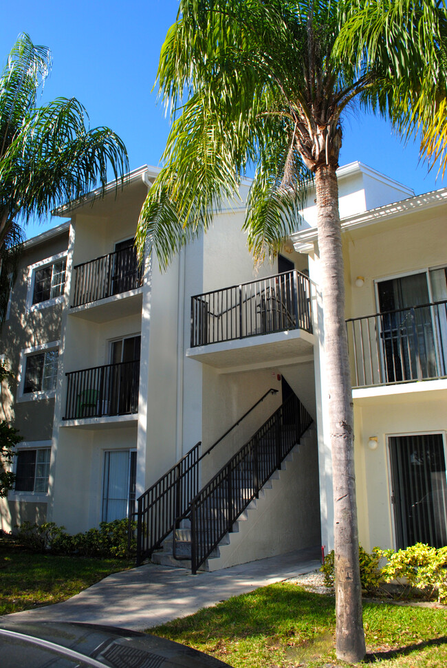 Oaks at Pompano Apartments For Rent in Pompano Beach, FL | ForRent.com