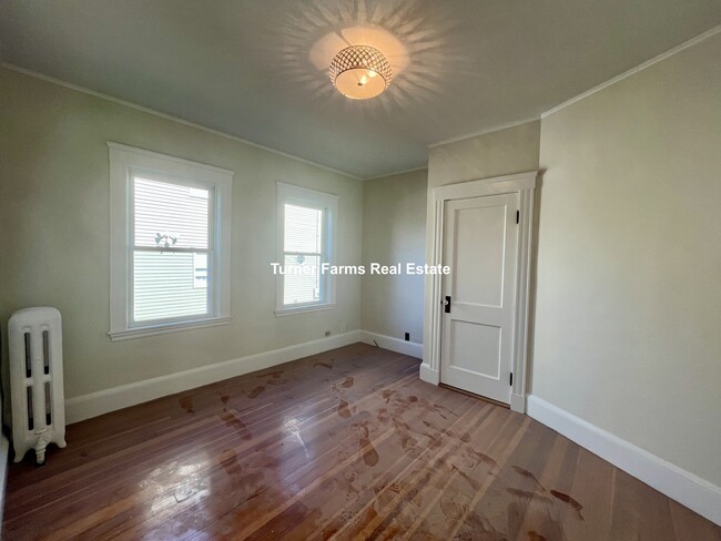 Building Photo - 10 Eliot St Unit 1 Rental