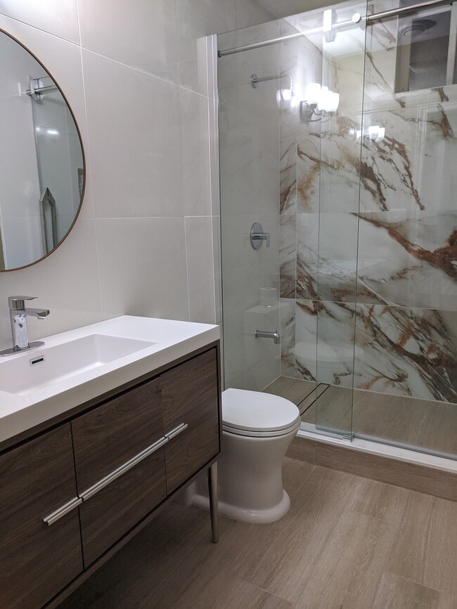 Photo - 3022 Dalehurst Dr