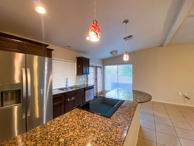 Photo - Adorable house on Large LOT 3 Bedroom 2 ba...