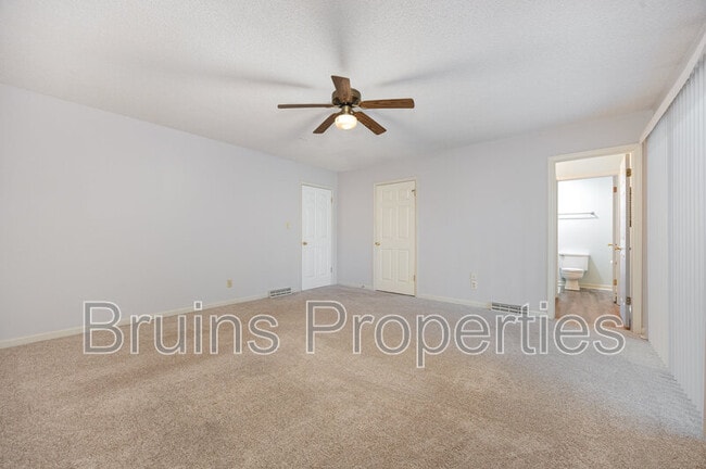 Photo - 229 Creekwood Dr House