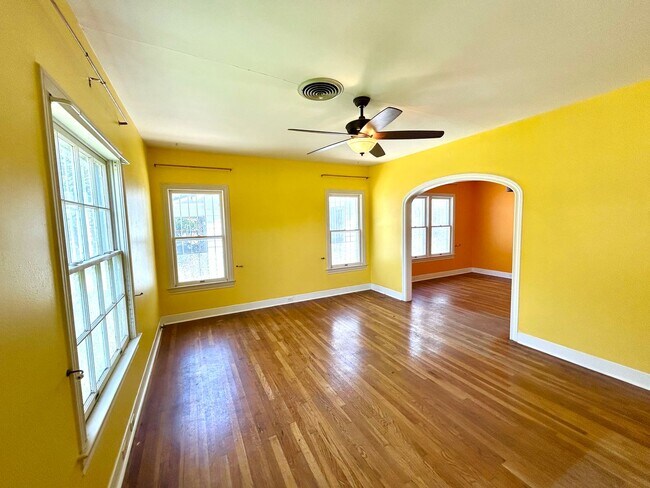 Photo - 1627 Schley Ave