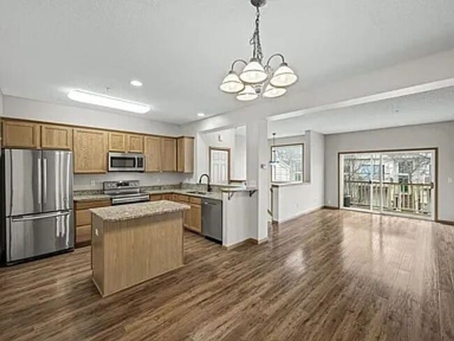 Building Photo - 13840 54th Ave N