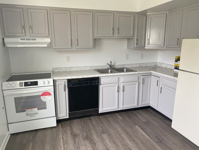 New Kitchen - 747 Union St