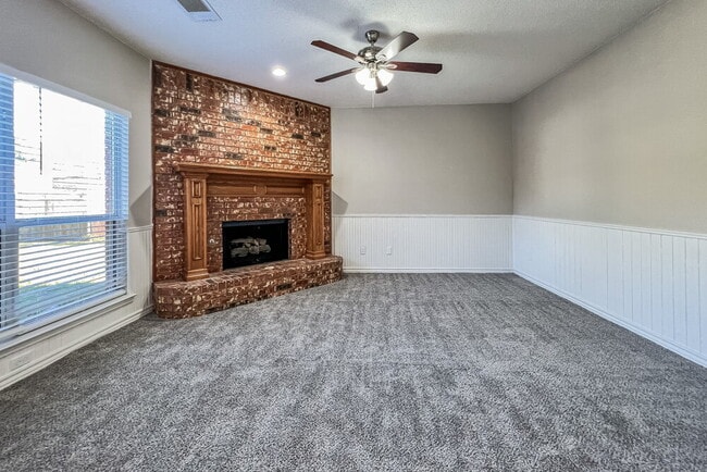 Photo - 6902 Graham Dr