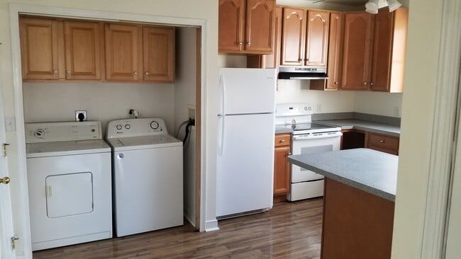 Building Photo - 11 Mill St