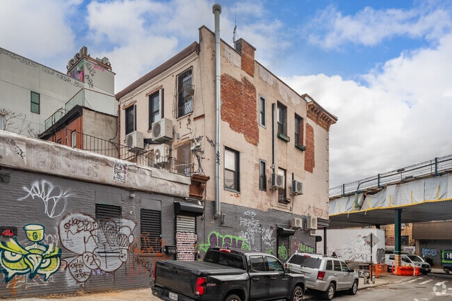 Photo - 941 Willoughby Ave