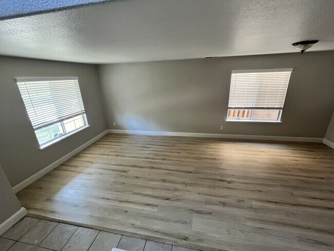 Photo - 1134 Kestrel Dr