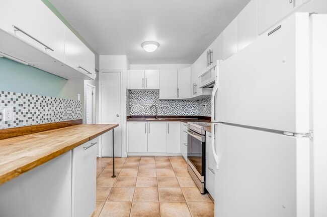 Photo - 665 David St