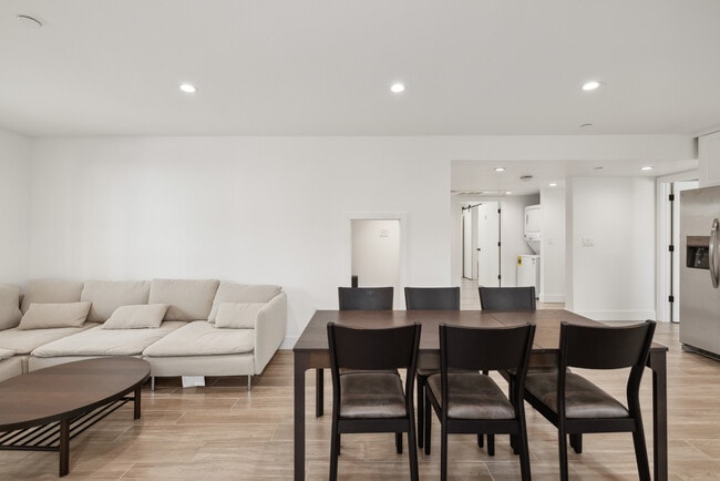 Photo - 1348 W 35th St