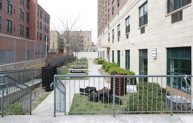 Photo - 3377 White Plains