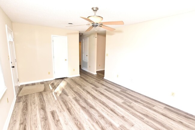 728 Salisbury Dr
