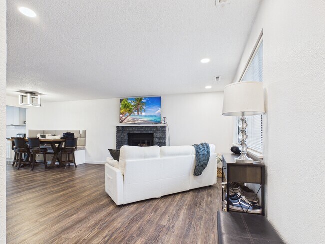 Photo - 313 N Oklahoma St