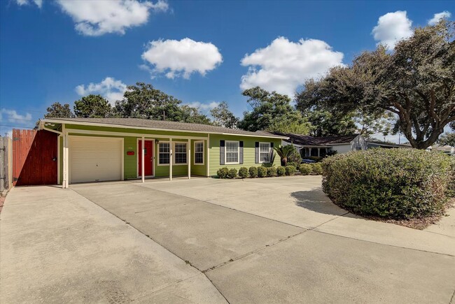 Building Photo - 116 Tarpon Ave