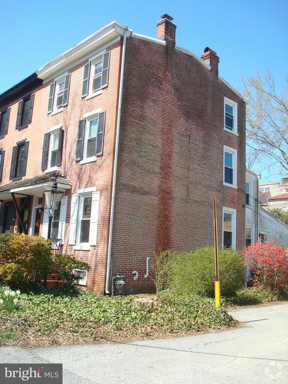 Building Photo - 17 Price St Rental