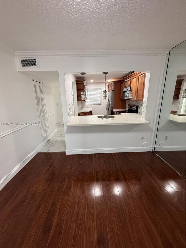 Photo - 862 NE 209th St Unidad 106-39