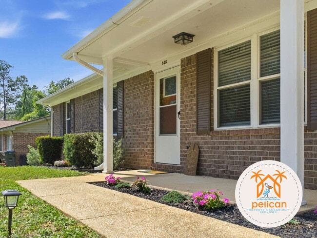 Photo - "Charming 3-Bedroom Retreat on Deedra Avenue - Spacious Living at 1325 Sq Ft in Pensacola!"