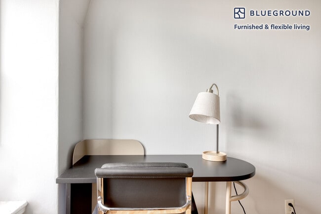 Photo - 228 Newbury St Unit FL4-ID725