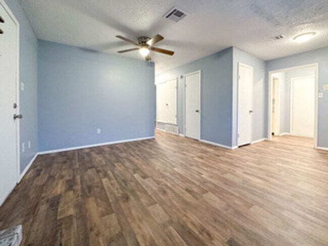 Photo - 6619 NW Denver Ave Unidad A