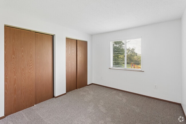 2BR, 2BA - 1,000SF - Bedroom