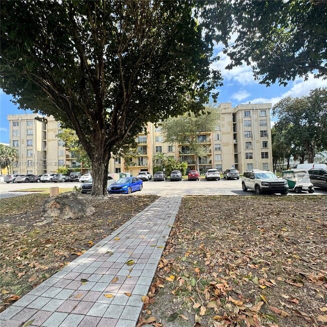 Photo - 9320 Fontainebleau Blvd Unit 211