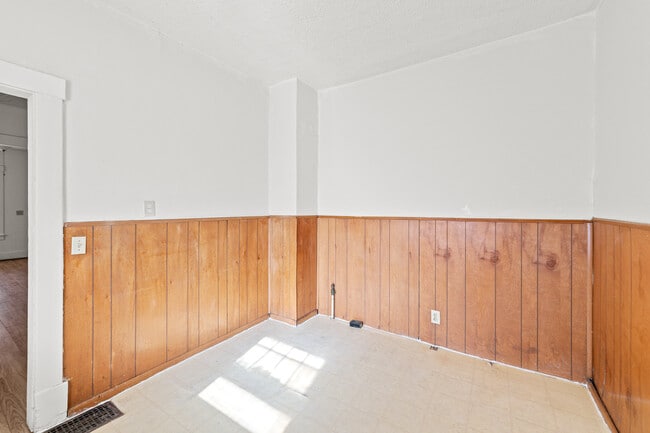 Photo - 415 S Phillips Ave