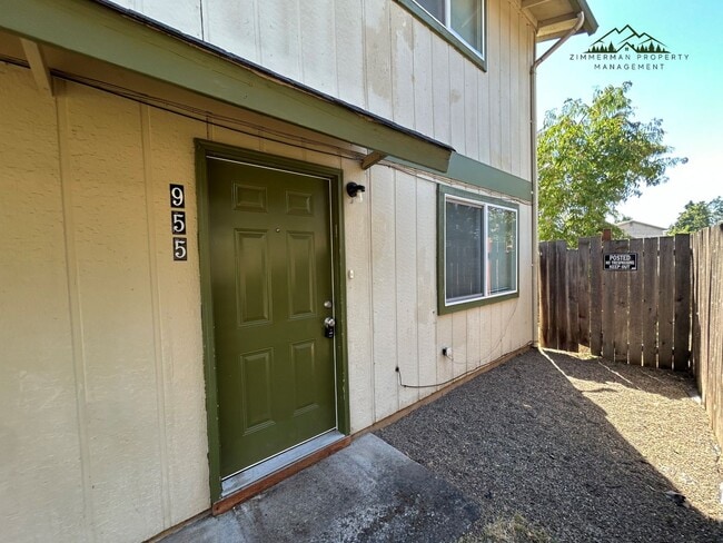 Building Photo - 953-955 N Cloverleaf Lp. Unit 955