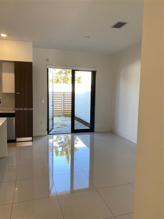 Photo - 10429 SW 118th Ave