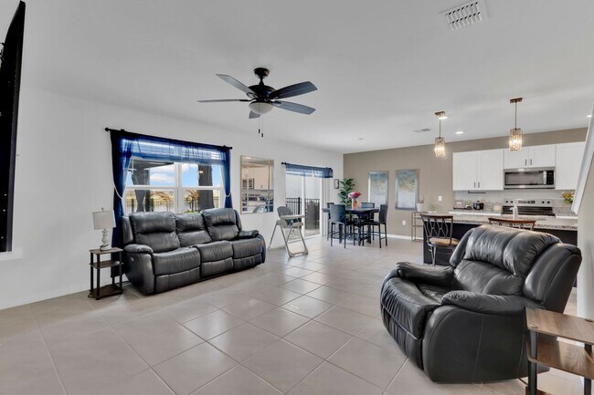 Photo - 473 Archway Pl