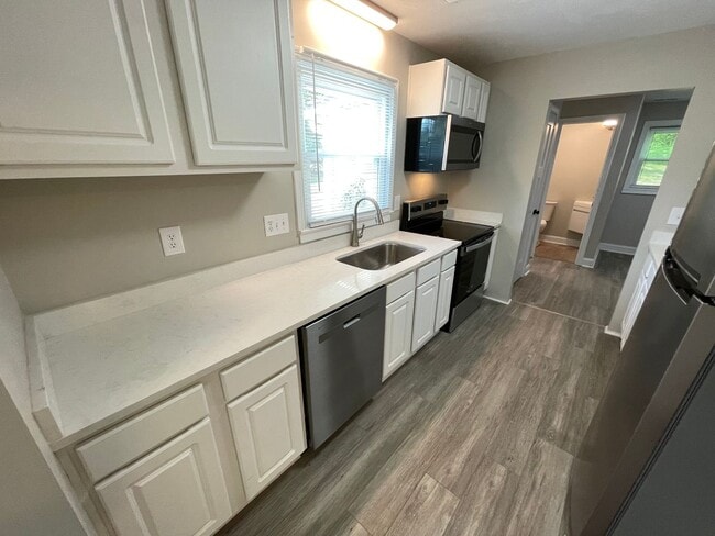 Photo - Great Location Private Setting Home For Rent