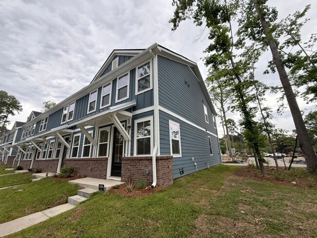 Photo - 3 Bedroom 2.5 Bathroom Townhouse in Windward Village - Summerville
