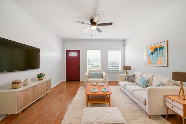 Building Photo - 218 Plaza Del Sol Park
