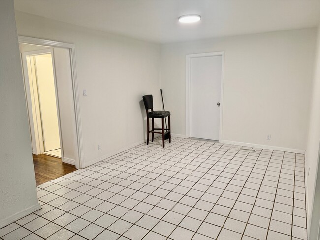Photo - 303 Langston St