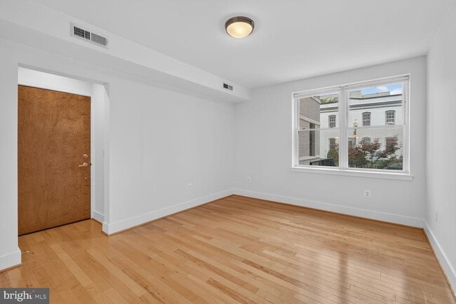 Photo - 809 Otis Pl NW Unit 104