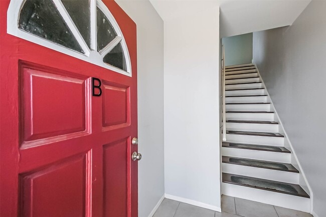 Photo - 5922 Fairdale Ln