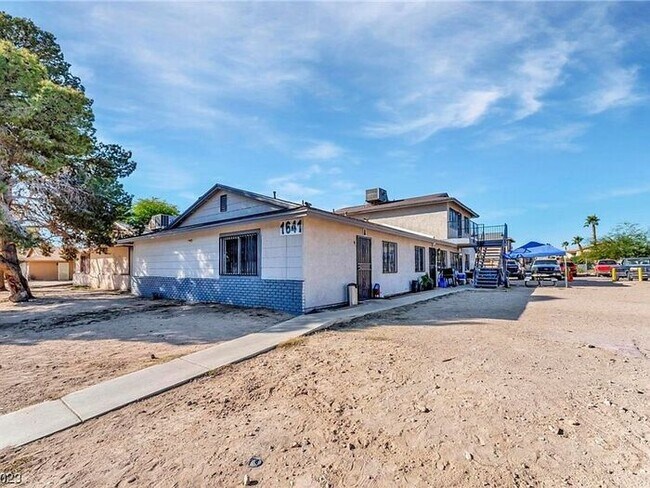 Photo - Charming 2-Bedroom Unit AVAILABLE NOW!