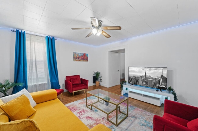 Photo - 21 Lord Ave Unit ID1373036P