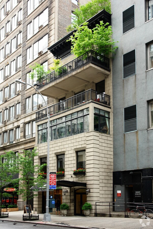 Photo - 10 E 22nd St