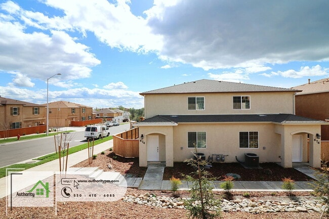 Building Photo - 674 Mission De Oro Dr