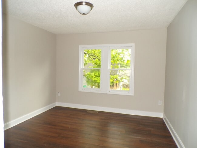 Photo - 5223 Loop Rd