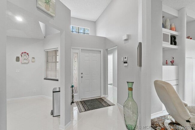 Photo - 7916 Coral Pointe Dr
