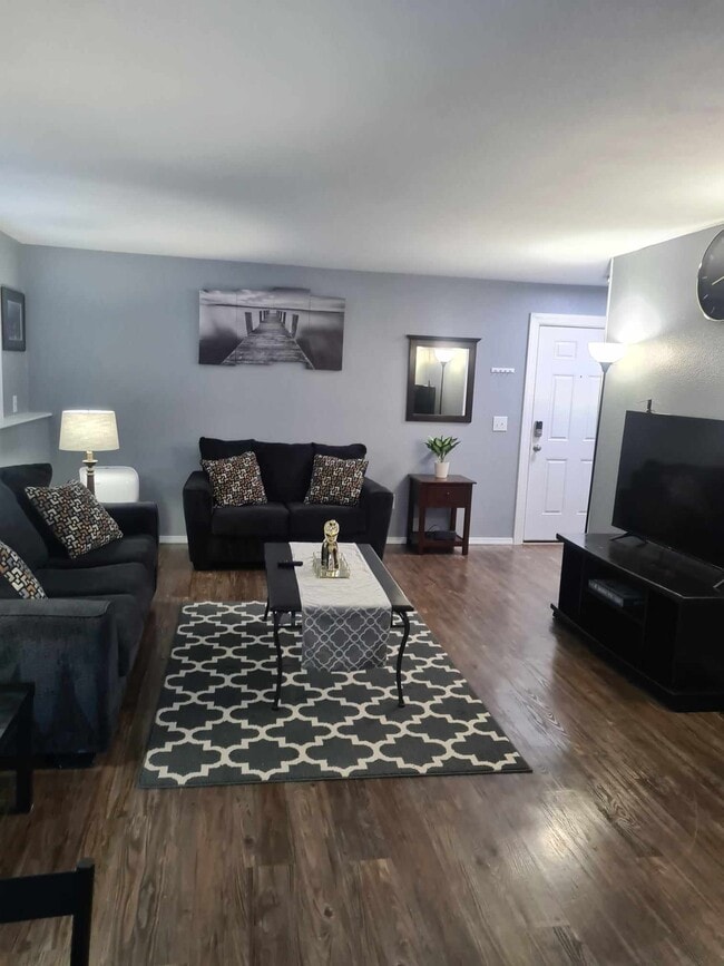 Living Room - 2908 W 32nd Ave Unit 2