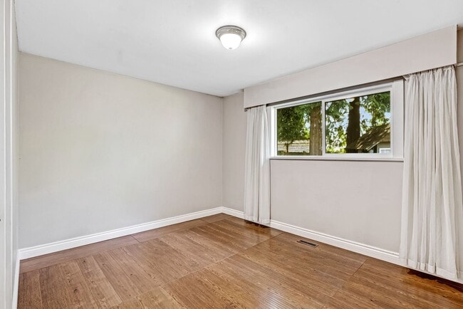 Photo - 19438 Hammond Rd